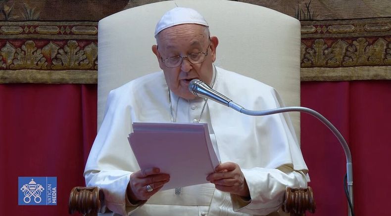 El Papa señaló que el placer sexual es un don de Dios amenazado por la pornografía