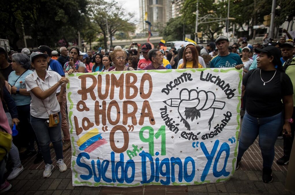 EFE: Los trabajadores venezolanos y su lucha contra el «salario» bonificado