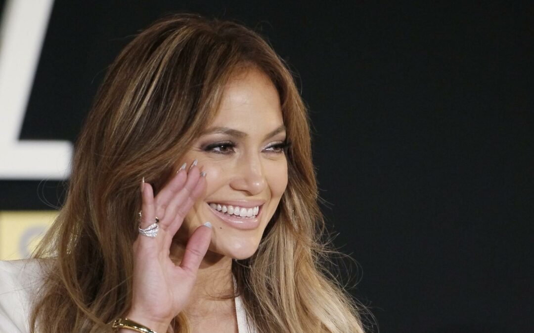 Jennifer López lanza su nueva canción y video Can’t get enough