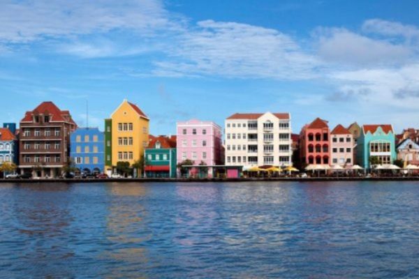 Aruba está considerando reabrir la frontera aérea con Venezuela en el primer trimestre de 2024