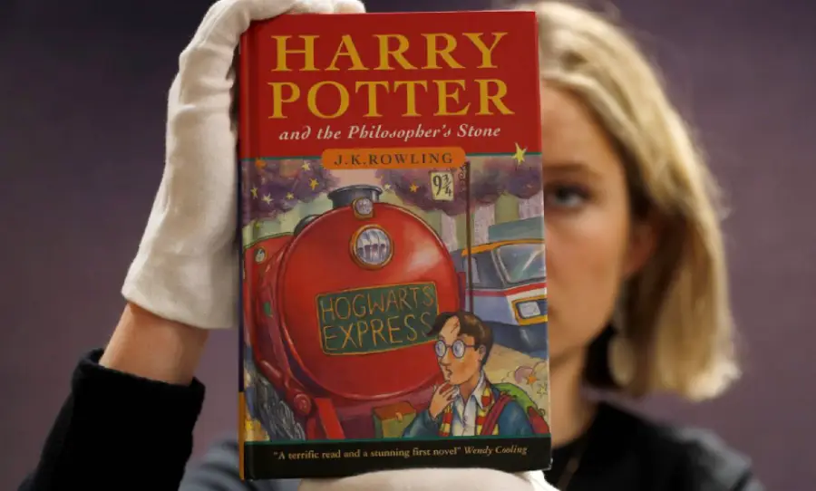 ¡COSTOSO! Venden primera edición de un libro de Harry Potter en más de € 12 mil
