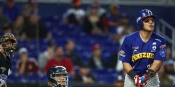 Tiburones le quita el invicto a Federales De Chiriquí en la Serie del Caribe 2024