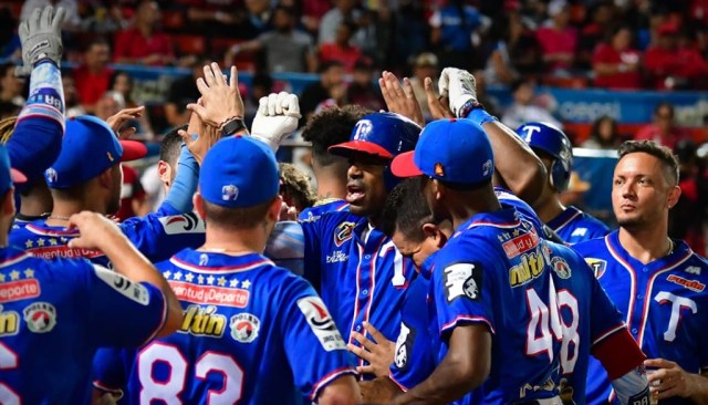 Tiburones define su roster para la Serie del Caribe