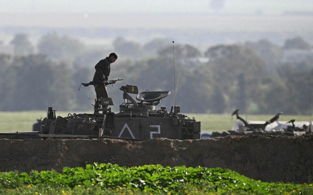 Ejército israelí mantiene ofensiva contra Hamás en Gaza con ataques por tierra, mar y aire
