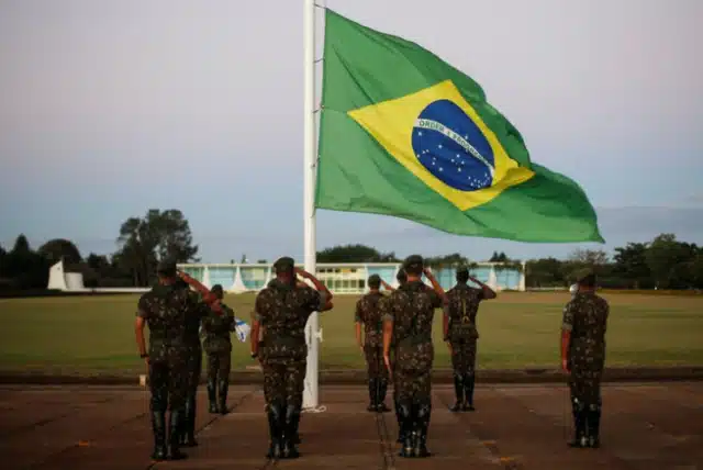 Brasil amplía su presencia militar en la frontera con Venezuela y Guyana