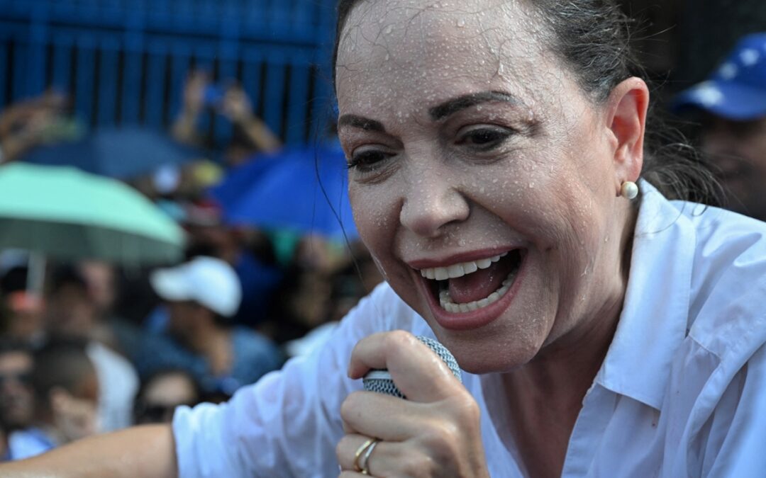 María Corina Machado: ¿nombrar a un candidato sustituto y claudicar ante el régimen?