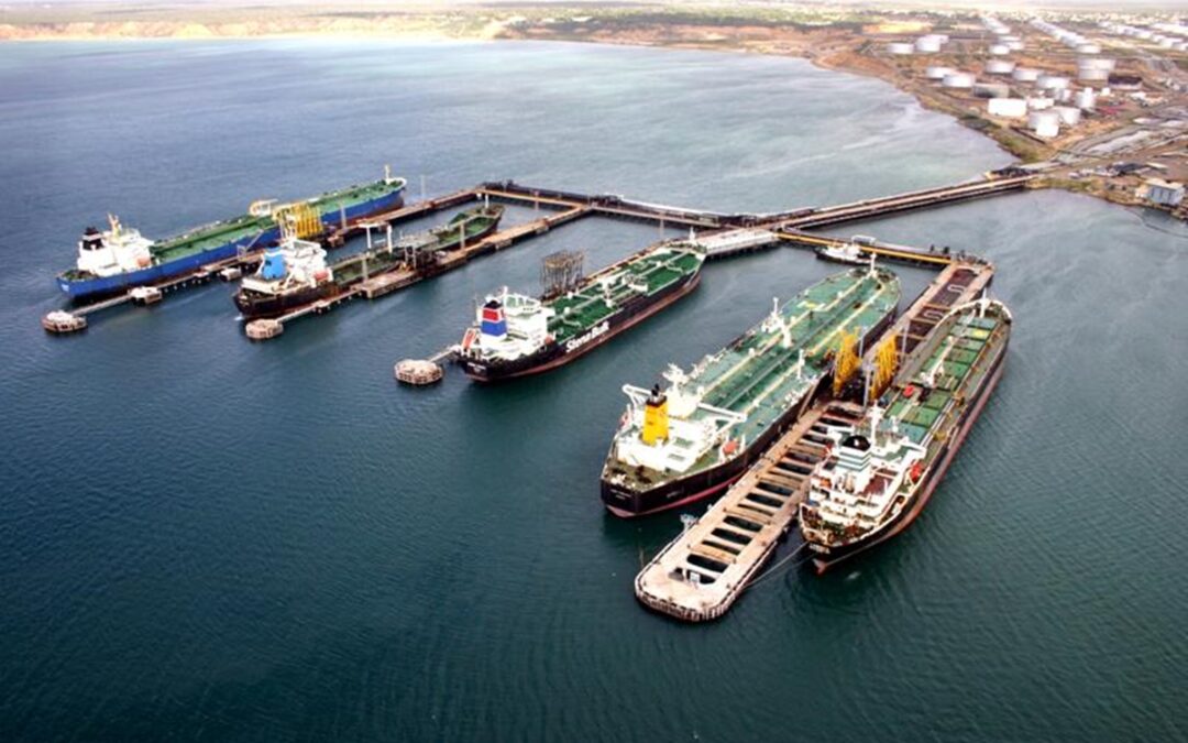 Aumenta el cuello de botella de buques que esperan cargar petróleo de Pdvsa