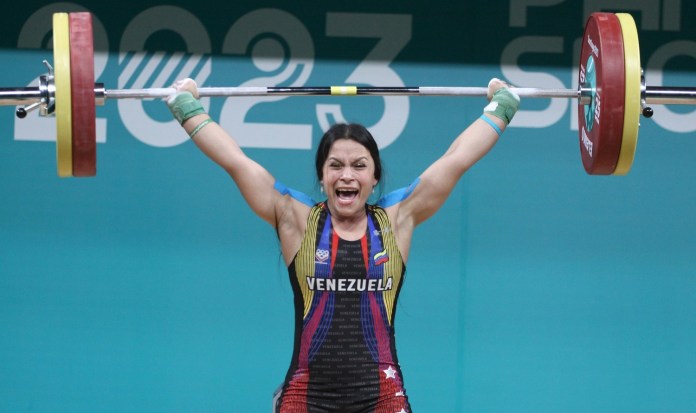 Anyelin Venegas brilla en el Preolímpico de Pesas y se acerca a París