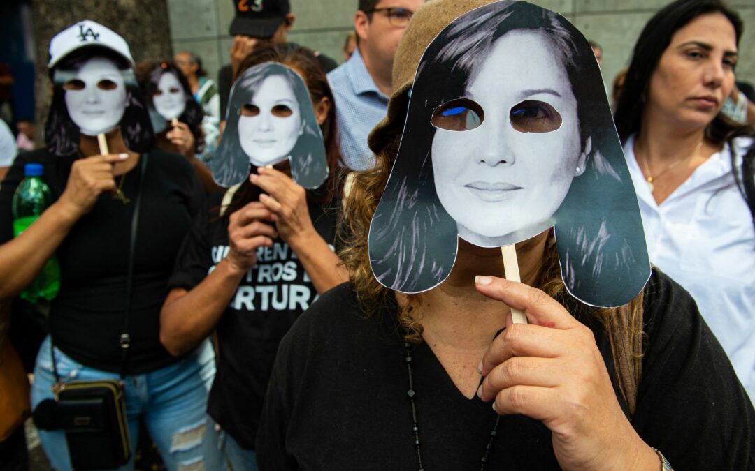 Familia de Rocío San Miguel pide a España que acompañe el proceso hasta lograr su libertad