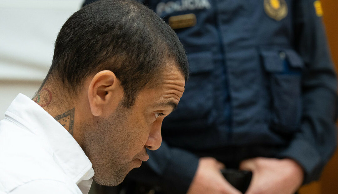 Desmienten suicidio de Dani Alves en la cárcel