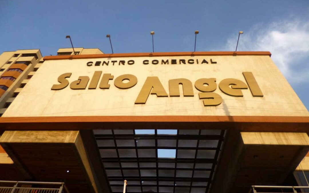 Colectivos chavistas atemorizan a los ciudadanos en la calle con total impunidad