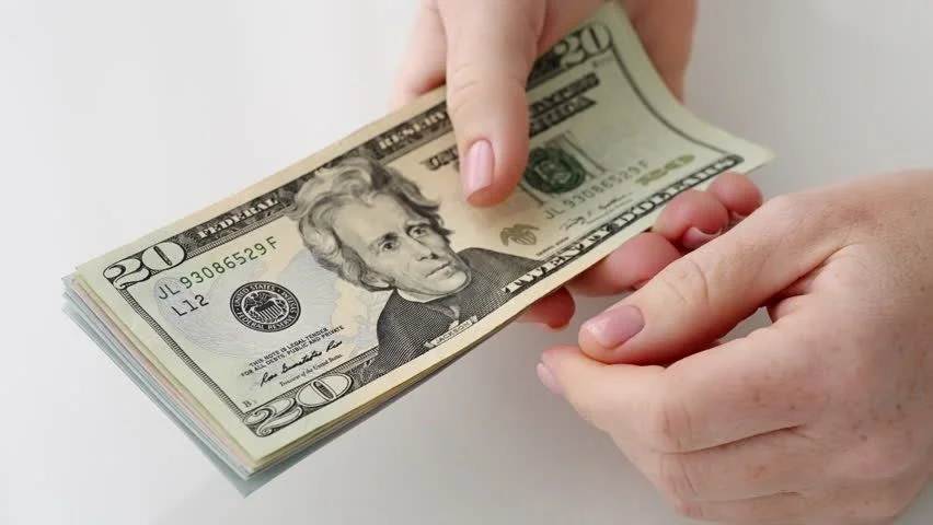 Las mujeres ganan 7,76% menos que los hombres en Venezuela