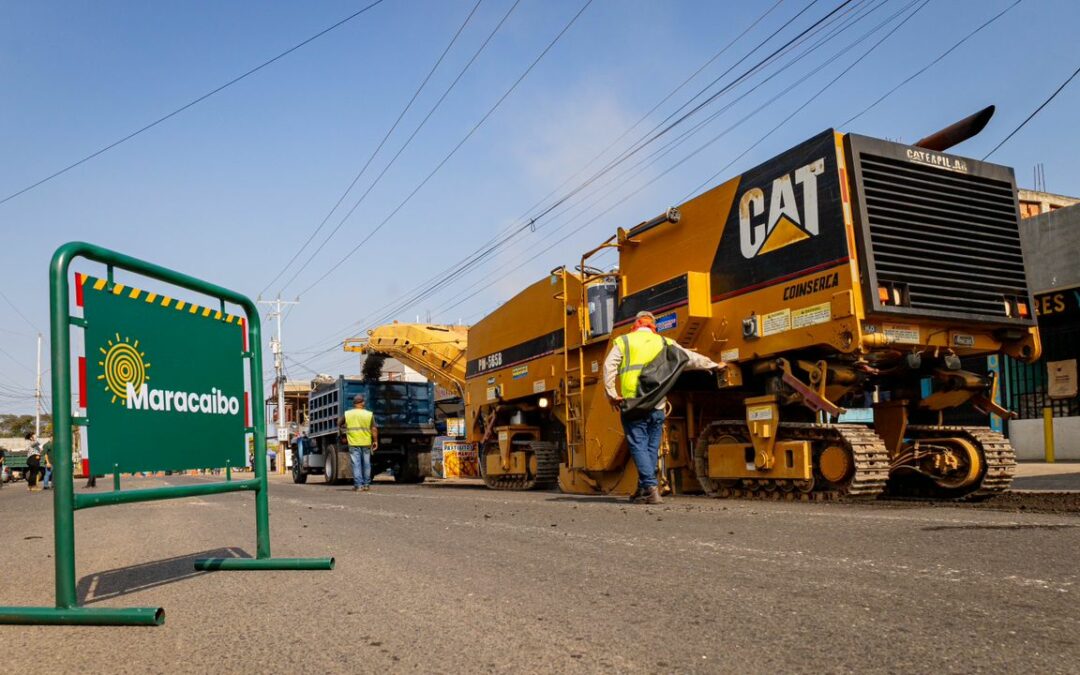 Alcaldía de Maracaibo inicia asfaltado en el corredor vial Los Plataneros