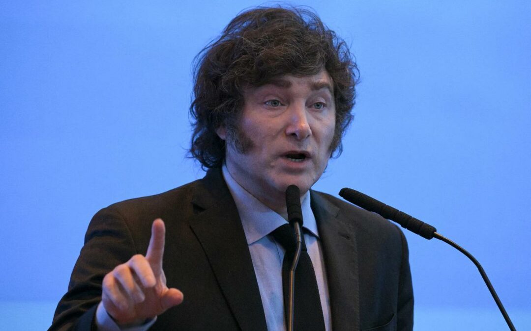 Milei apela a la Convención de Viena para justificar el refugio a opositores de Maduro