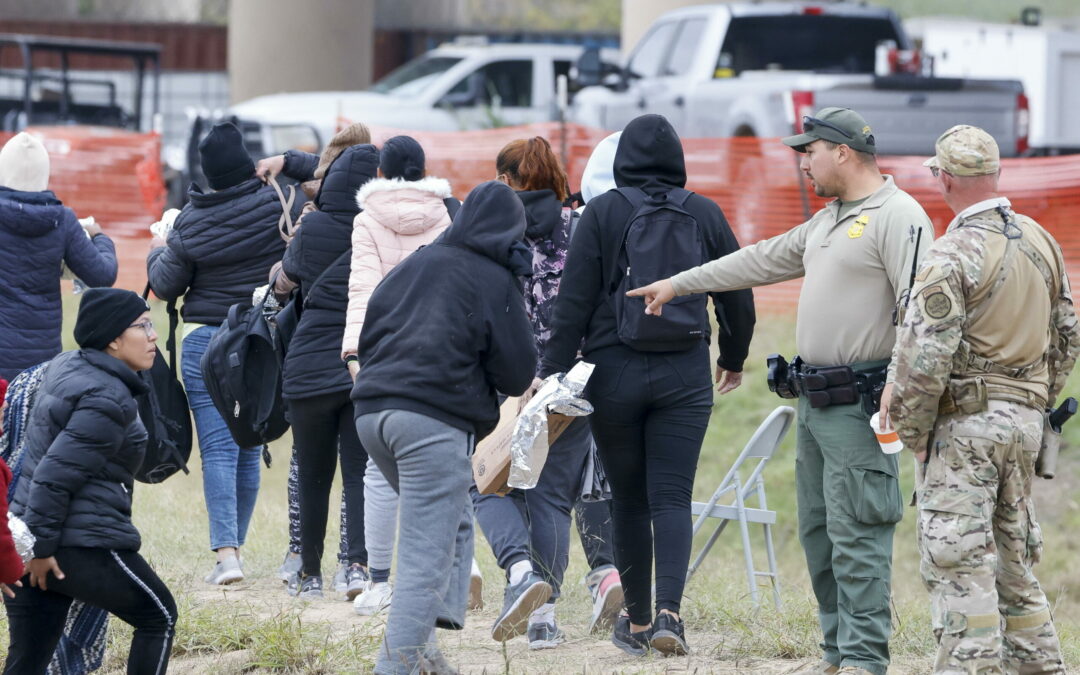 Cortes de inmigración en EEUU han recibido cerca de un millón de nuevos casos en 2024