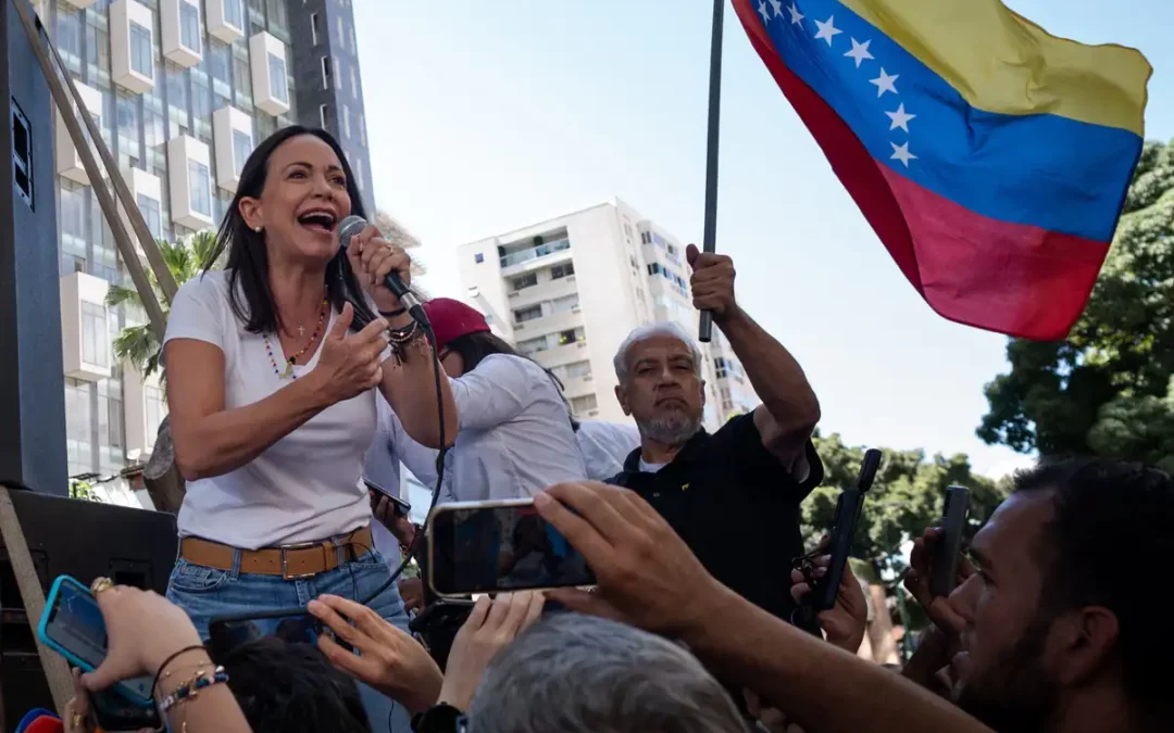 María Corina Machado aparece en la página web del CNE con “prohibición para ejercer cargos públicos”
