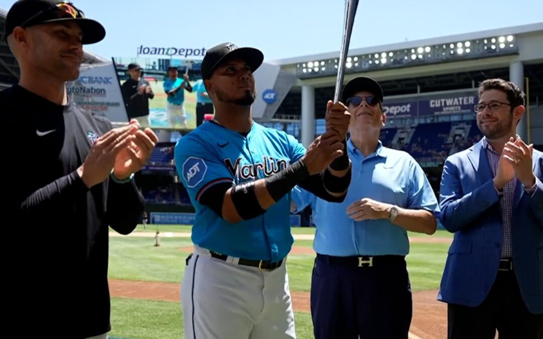 Luis Arráez recibió el Bate de Plata 2023
