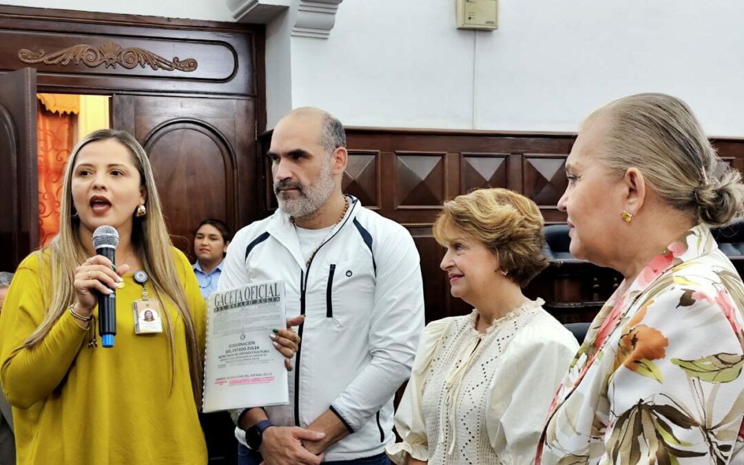 Clezulia entregó el Manual de Normas Procedimientos a sus diferentes direcciones