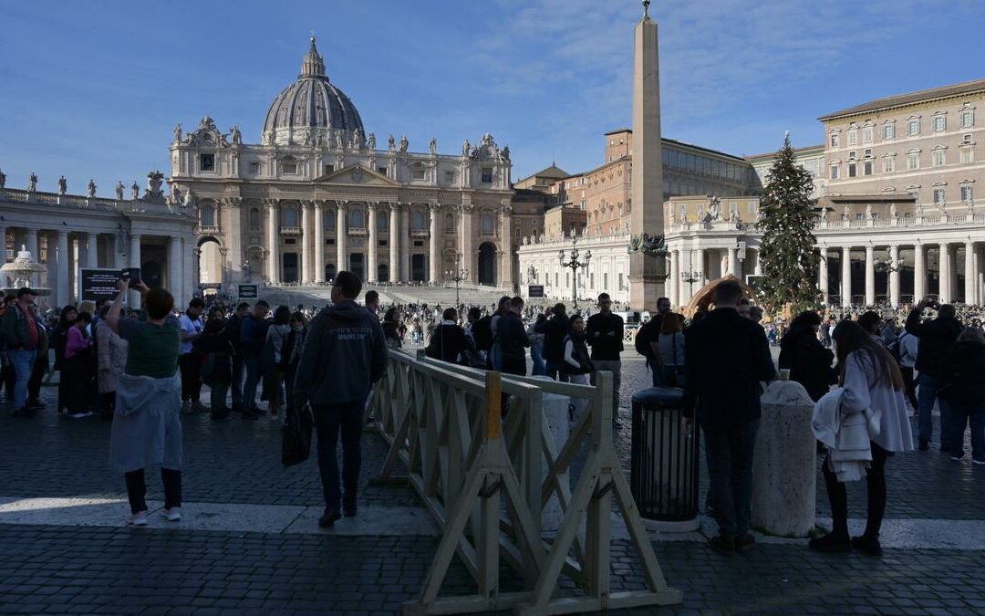 El Vaticano tacha el cambio de sexo y la maternidad subrogada de violación de la dignidad