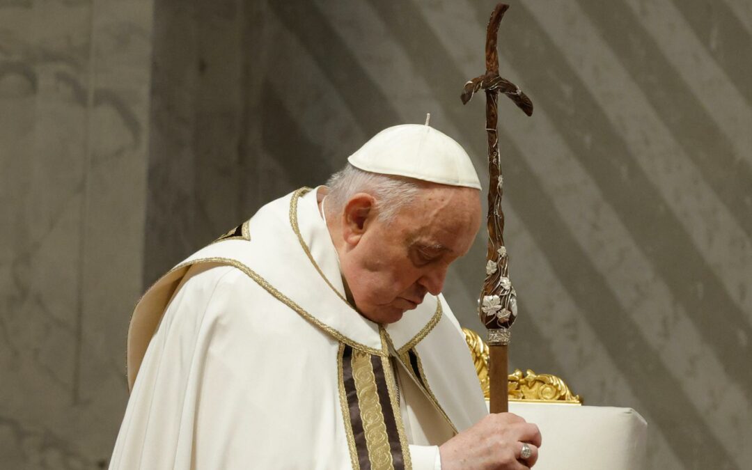 Francisco cambió el funeral de los papas y el cuerpo no será expuesto en público