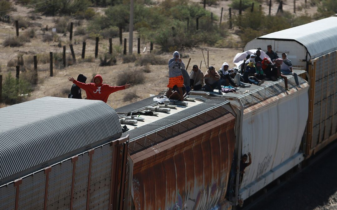 ¡LAMENTABLE! Mueren dos hermanitas y un joven venezolano al caer del tren cuando intentaban llegar a Estados Unidos