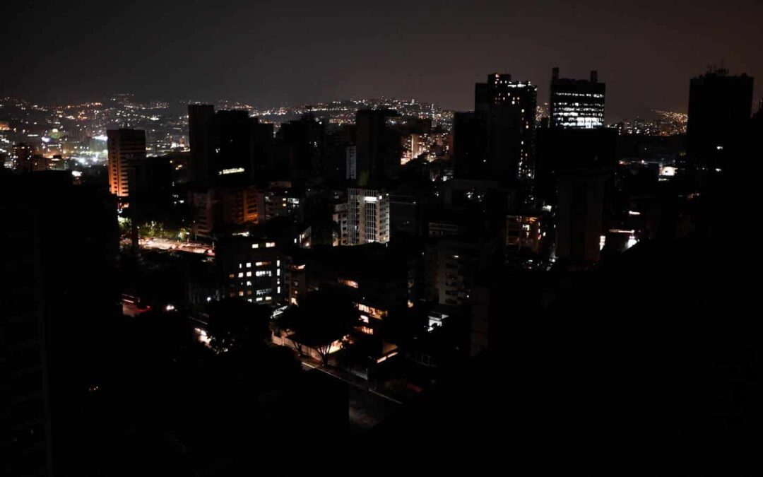 Sigue la tortura de los cortes eléctricos en Venezuela