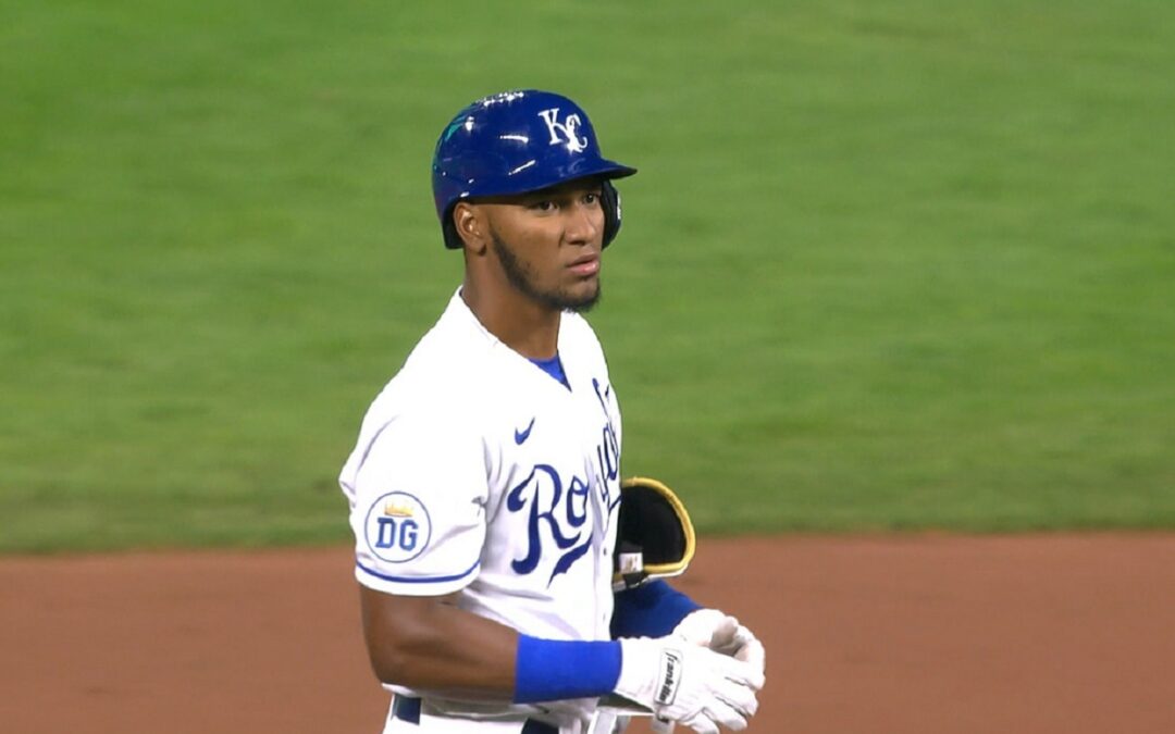 Edward Olivares pega su primer “grand slam” en la MLB