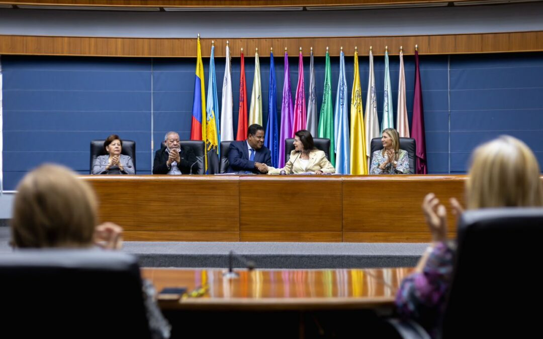 Alcaldía de Maracaibo firma convenio marco con La Universidad del Zulia para profesionalizar a servidores públicos