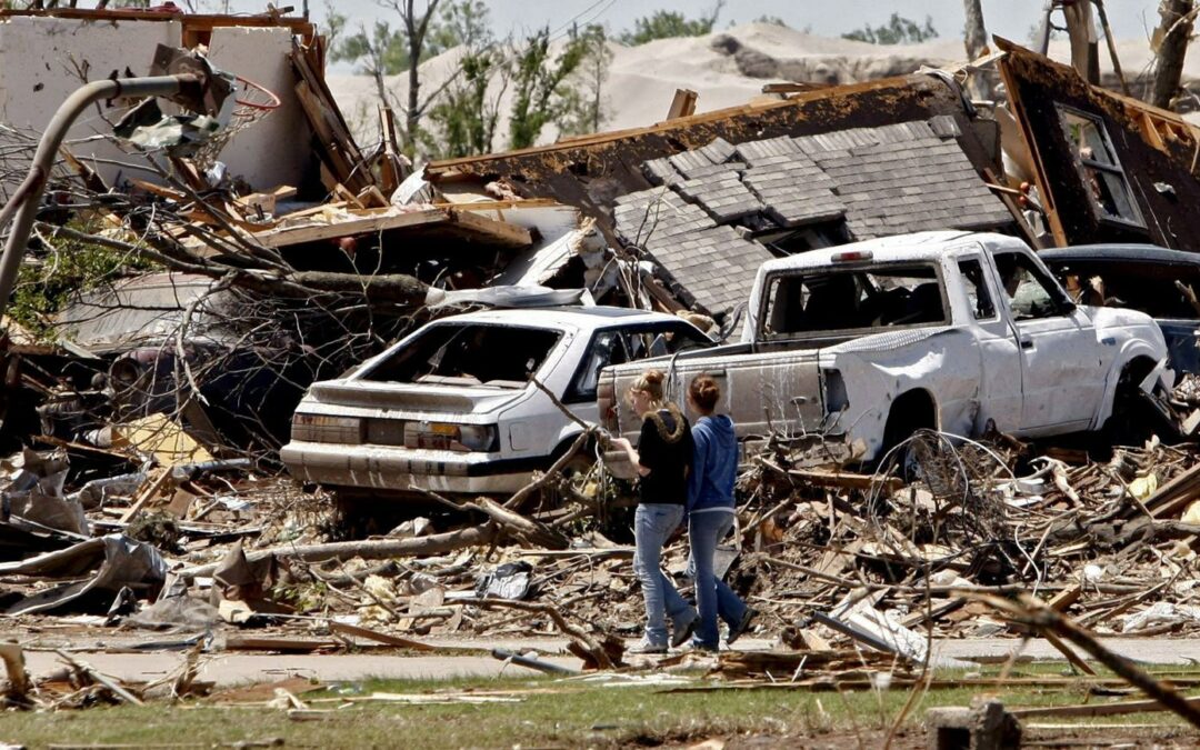 Tornados dejan 23 muertos en EE UU y mantienen en alerta a 16 millones de personas