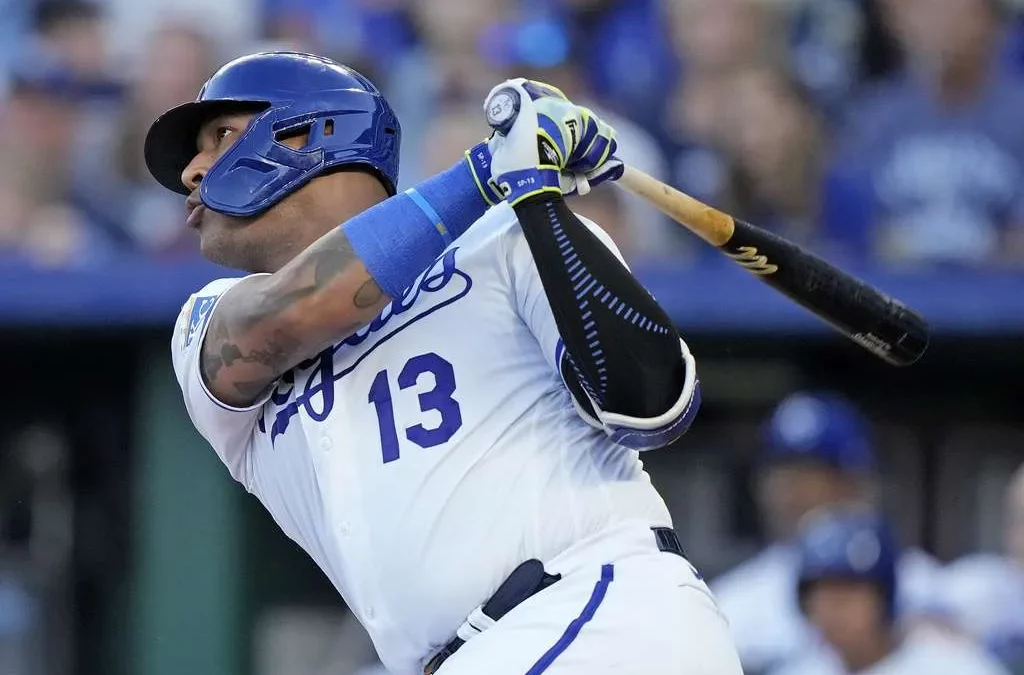 Salvador Pérez conecta un jonrón y asciende en listados históricos entre receptores