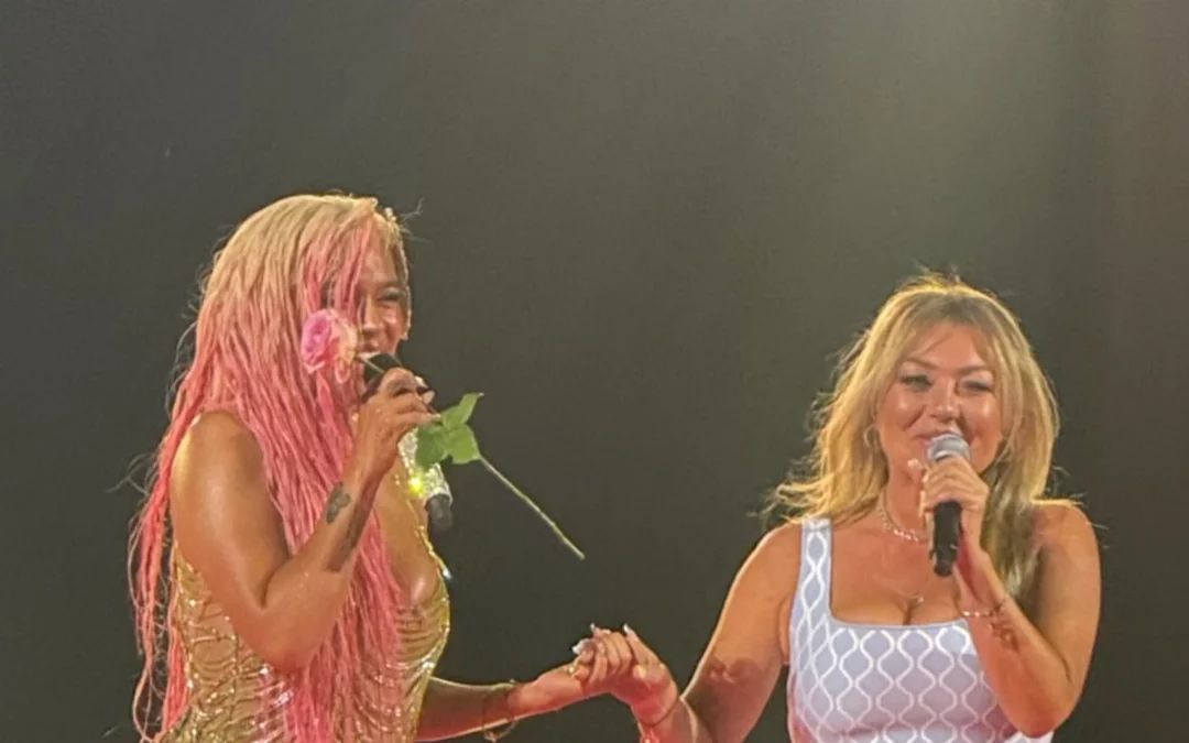 ¡ICÓNICO! Amaia Montero reaparece en el Bernabéu con Karol G: “Pensé que jamás volvería a pisar un escenario”