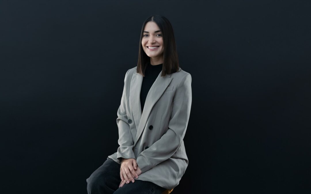 Líder en innovación, marketing y desarrollo de negocios gastronómicos reconocida por el Mara de Oro por su contribución excepcional en el sector