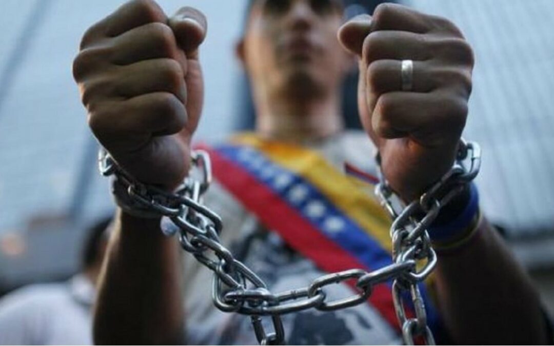 27 militares trasladados sin aviso a cárcel de Tocorón, denuncia ONG