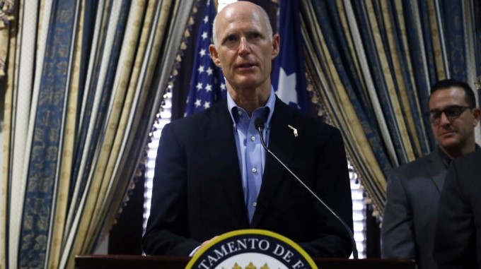 Rick Scott exige liberar presos políticos y critica incumplimiento de amnistía en Venezuela
