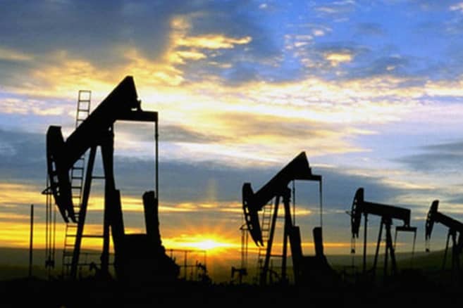 Petróleo supera los 100 dólares por barril tras tensión en Oriente Medio