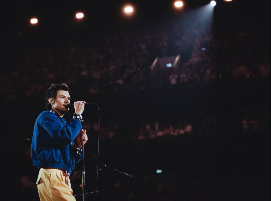 Harry Styles vuelve a la música con concierto íntimo en Mánchester