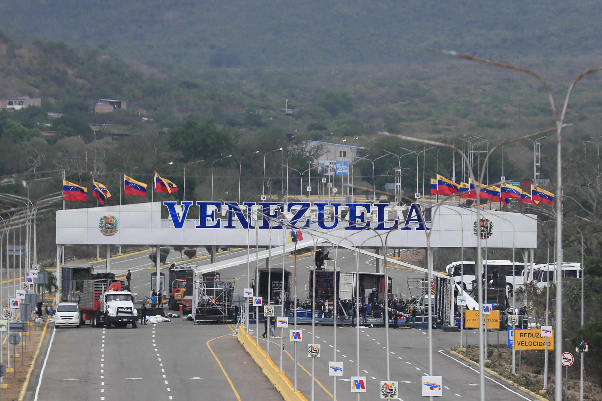 Gobernador colombiano confirma la cancelación de reunión de Petro con Delcy Rodríguez