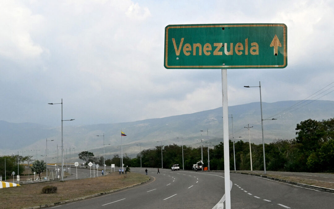 Delegación colombiana viaja a Caracas tras cancelación de reunión presidencial