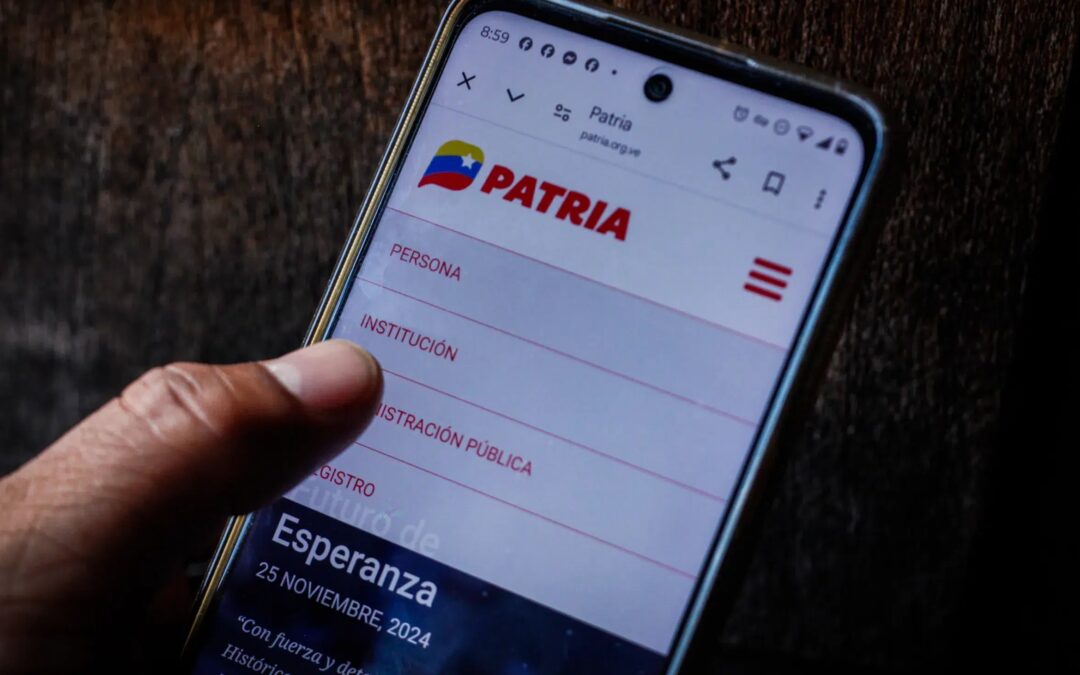 Trabajadores públicos reciben bono de guerra con aumento del 25%