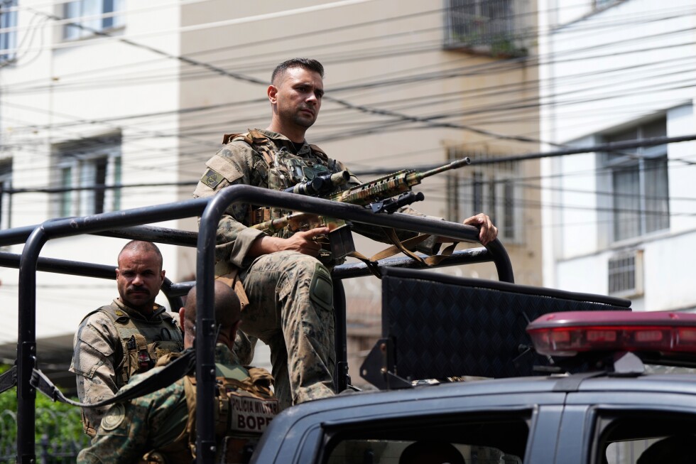 Cuatro policías de Río de Janeiro suspendidos tras operativo fatal en favela