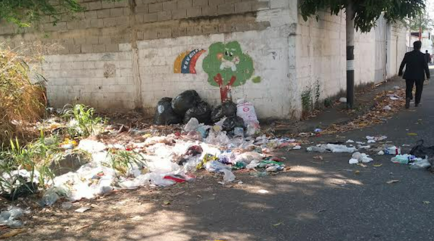 Calles en mal estado y falta de alumbrado limitan vida en La Pocaterra, Tocuyito