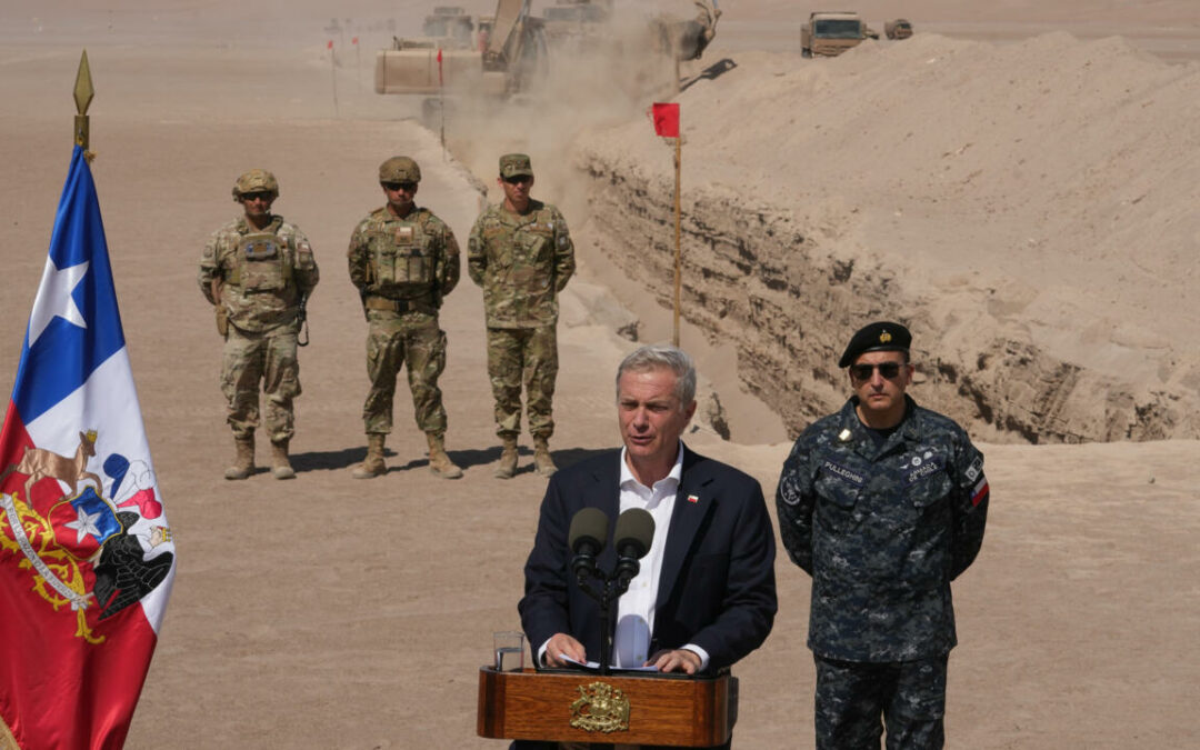 Chile refuerza su frontera con muros y tecnología para frenar migración irregular