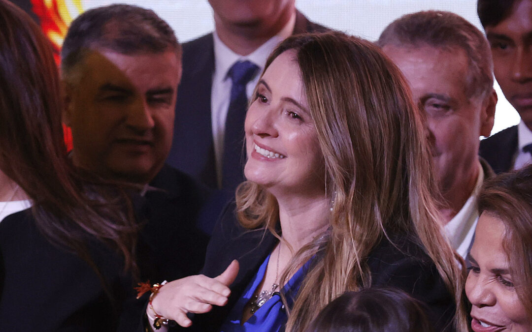 Paloma Valencia se impone en consulta opositora y será candidata presidencial en Colombia