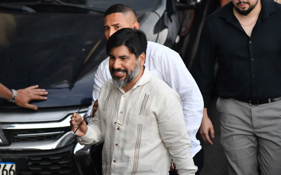 Honduras destituye a fiscal general en medio de fuerte tensión política