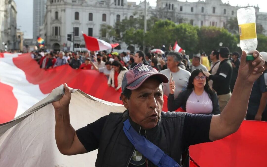 Perú enfrenta elecciones históricas con 35 candidatos y alta fragmentación política